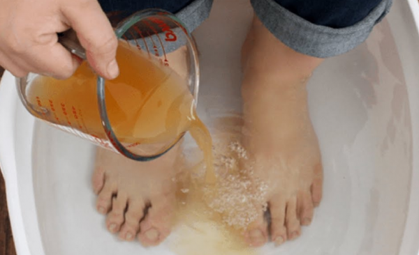You are currently viewing Did You Know That You Can Detox Your Body Through Your Feet?