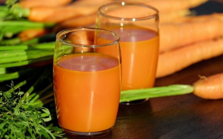 You are currently viewing 4-Ingredient Juice Recipe to Lower Blood Sugar Naturally