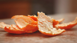 Read more about the article Beauty Uses of Orange Peels – for Acne, Skin Whitening and Toner