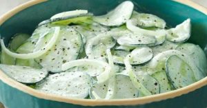 Read more about the article How To Make Sour Cream Cucumber Salad