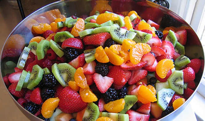 You are currently viewing Rainbow Fruit Salad with Honey and Lime