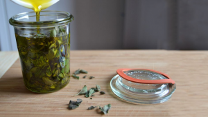 Read more about the article Oregano Oil Is The ‘Ultimate Natural Antibiotic’ Known To Science Treating All Pains, Colds And Infections