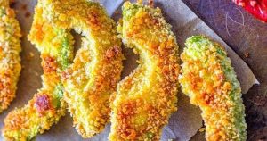 Read more about the article Crispy And Creamy Avocado Fried In Coconut Oil, Complete With Their Heart Healthy Fatty Acids
