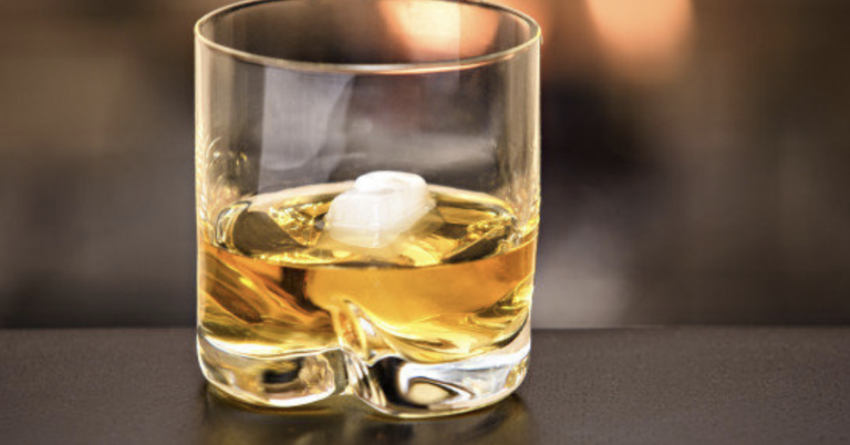 You are currently viewing Drinking A Little Whiskey Might Actually Help Relieve Cold Symptoms