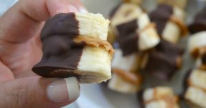 Read more about the article Frozen Chocolate-Dipped Peanut Butter Banana Bites