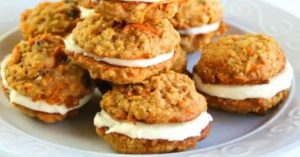 Read more about the article Carrot Cake Cookies With Cream Cheese Filling