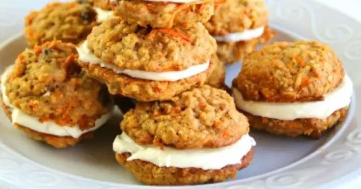 You are currently viewing Carrot Cake Cookies With Cream Cheese Filling