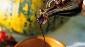 Read more about the article This Precious Oil Cleans The Body From Parasites, Strengthens The Heart And Regulates Cholesterol