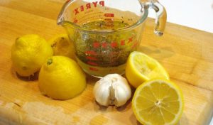 Read more about the article Lemon with Garlic Mixture: The Most Powerful Mix For Cleaning Any Heart Blockages