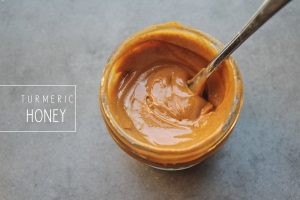 Read more about the article Turmeric and Honey: One of The Most Powerful Antibiotic That Not Even Doctors Can Explain