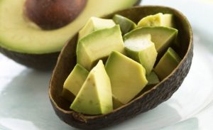 Read more about the article 5 Reasons Why You Should Eat An Entire Avocado Every Day