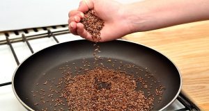 Read more about the article This Is What Happens To Your Body If You Eat Flaxseed Every Day For A Month